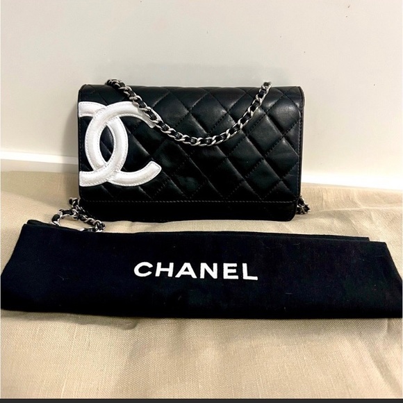 /traded/💯 Chanel CC Cambon WOC - Picture 2 of 16